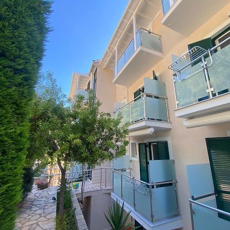 Oasis Hotel Perigiali 외부 사진