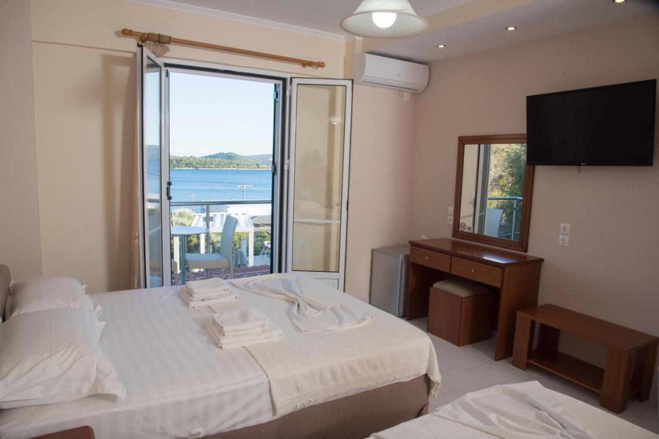 Oasis Hotel Perigiali 외부 사진