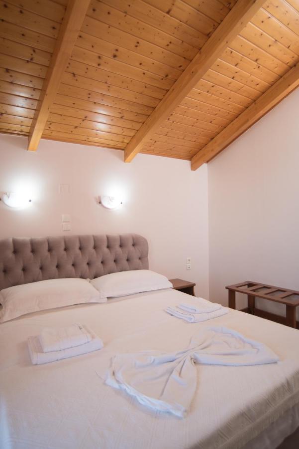 Oasis Hotel Perigiali 외부 사진