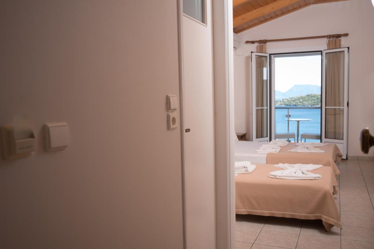Oasis Hotel Perigiali 외부 사진