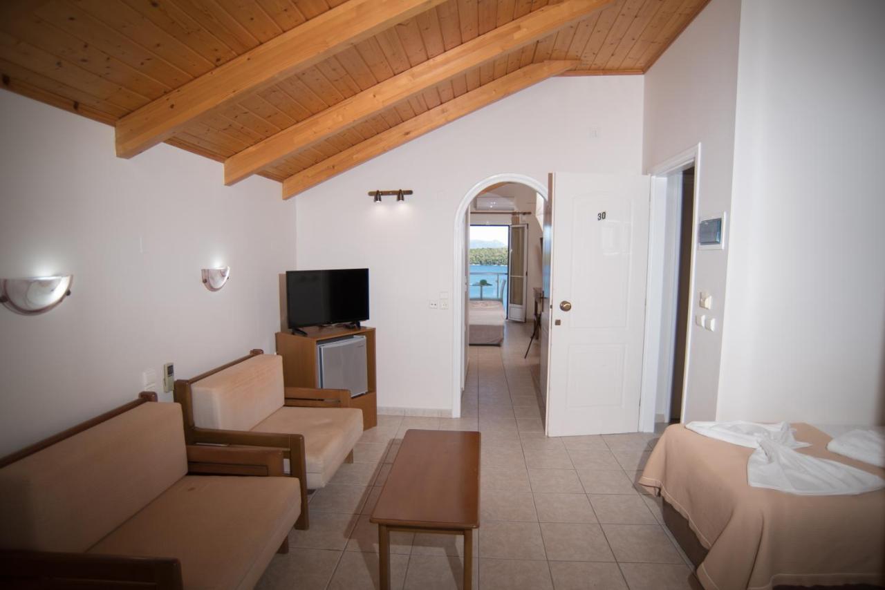 Oasis Hotel Perigiali 외부 사진