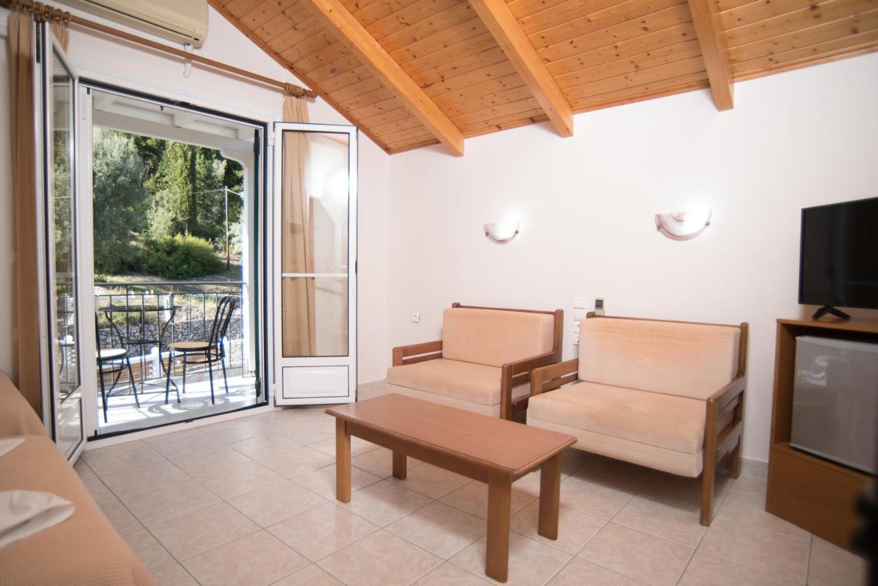 Oasis Hotel Perigiali 외부 사진
