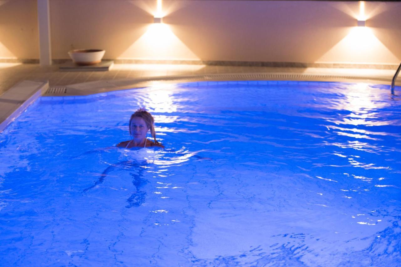 Oasis Hotel Perigiali 외부 사진
