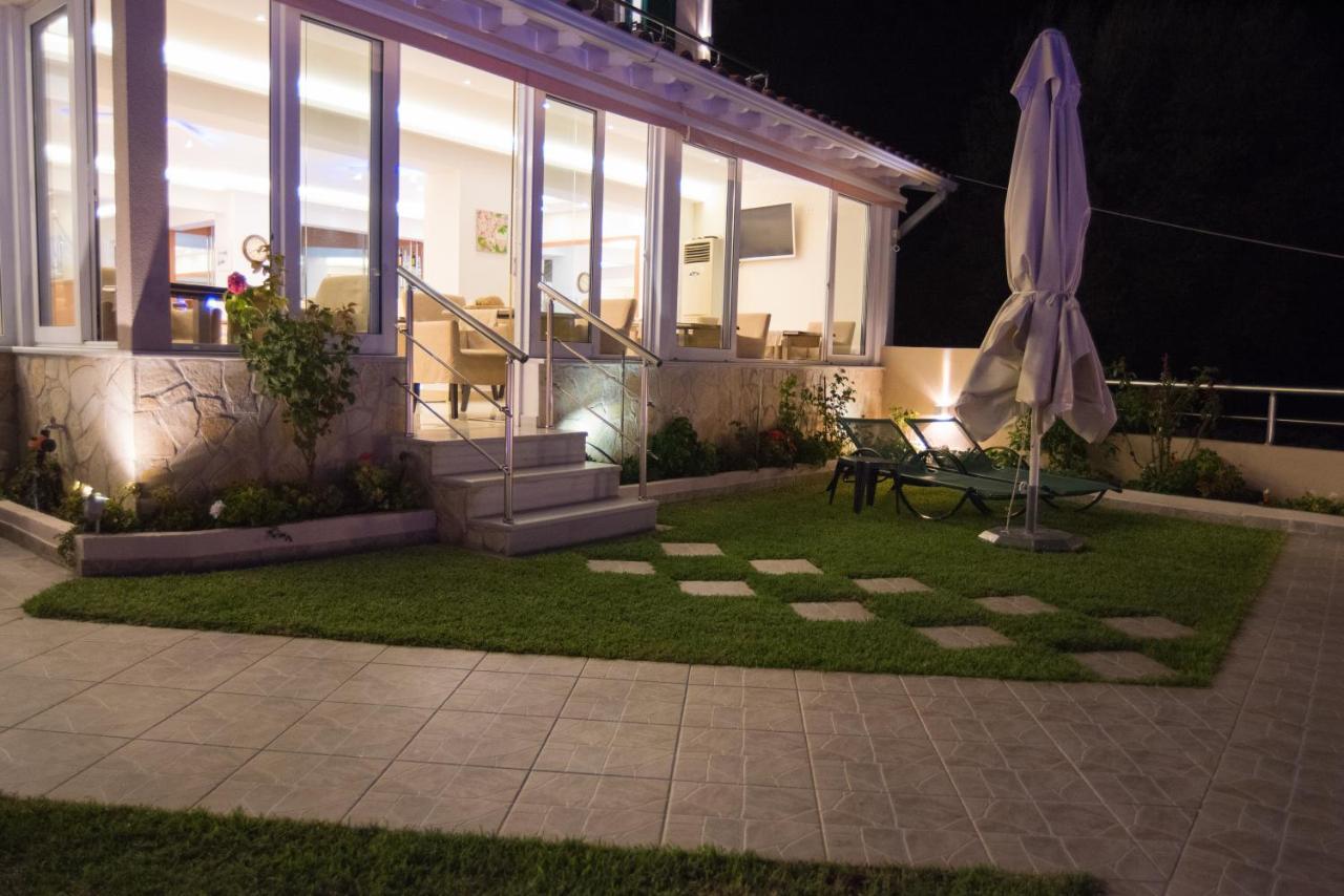 Oasis Hotel Perigiali 외부 사진