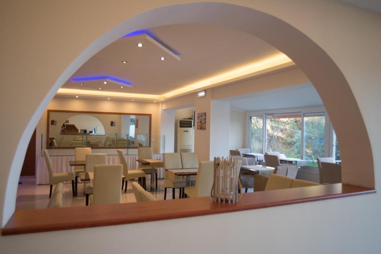 Oasis Hotel Perigiali 외부 사진