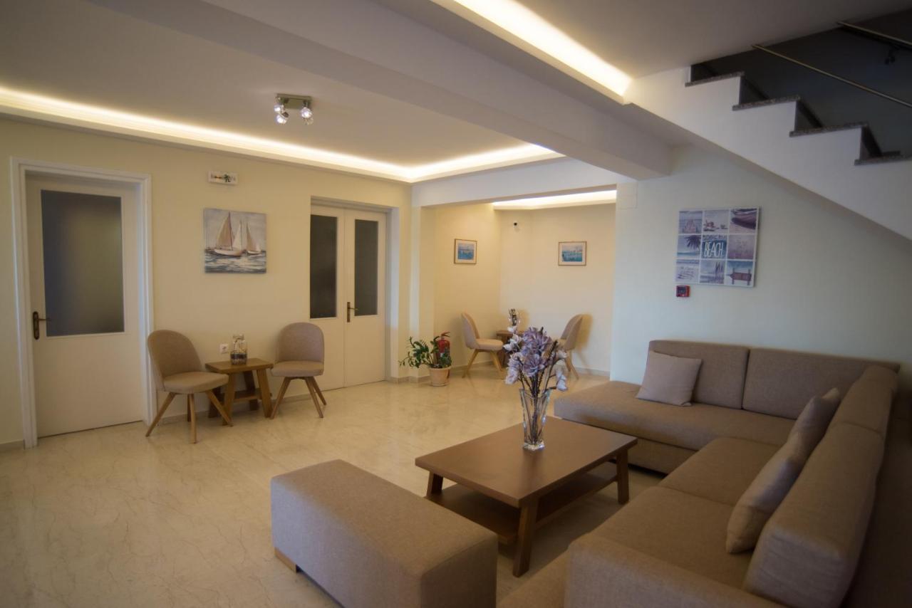 Oasis Hotel Perigiali 외부 사진