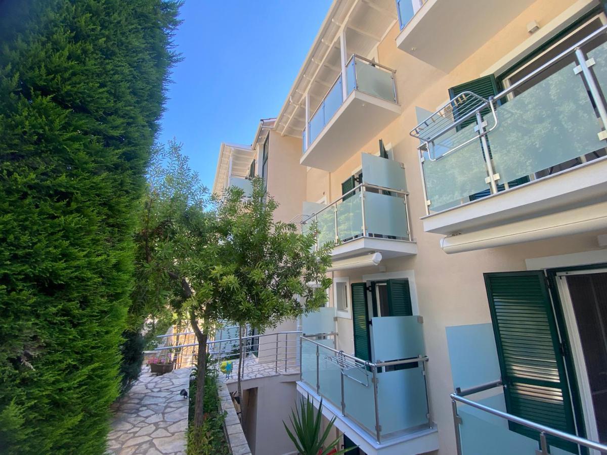 Oasis Hotel Perigiali 외부 사진